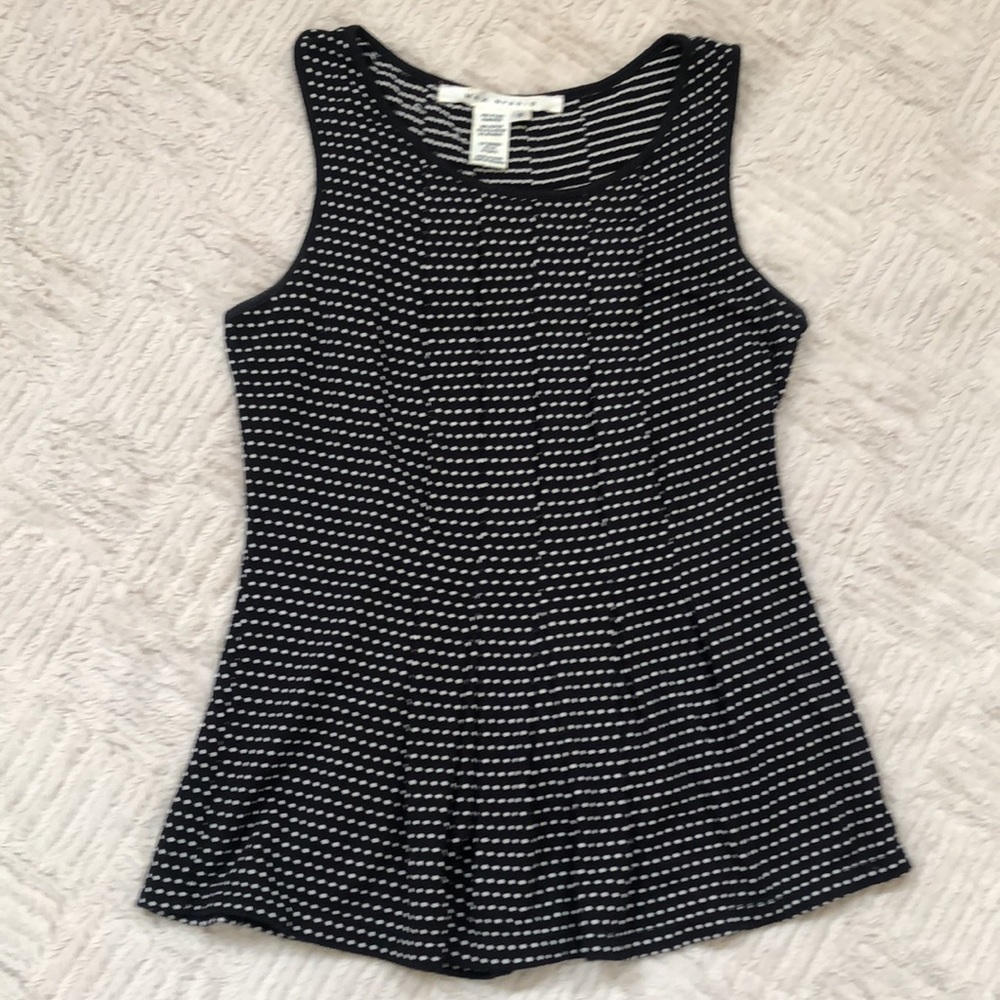 Max Studio black white sleeveless top Size Small EUC